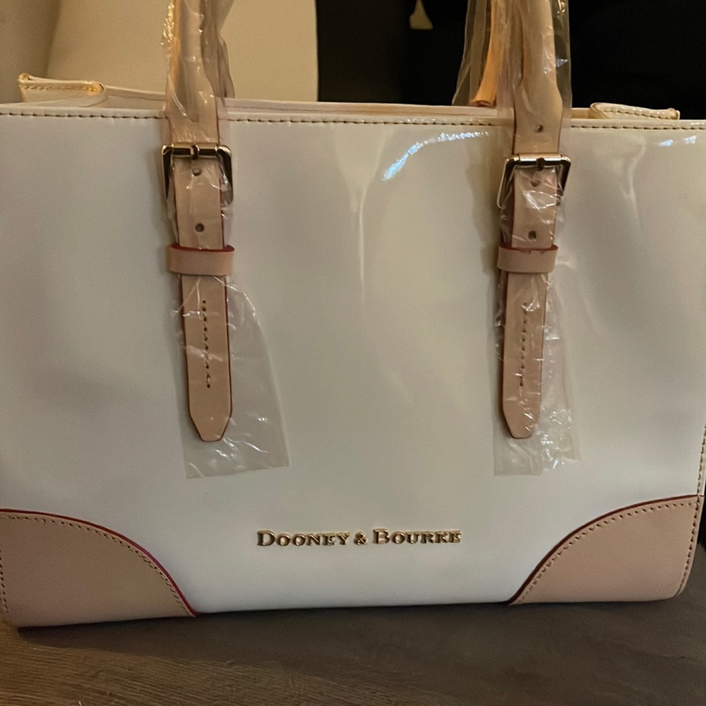 Brand new never used Dooney & Bourke bag